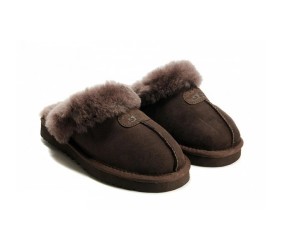 UGG Slippers Scufette Chocolate
