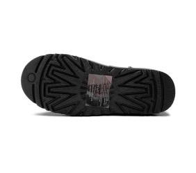 UGG Classic Short Luxury Black