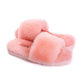 UGG Fluff Slide Slippers Pink UGG Fluff Slide Slippers Pink